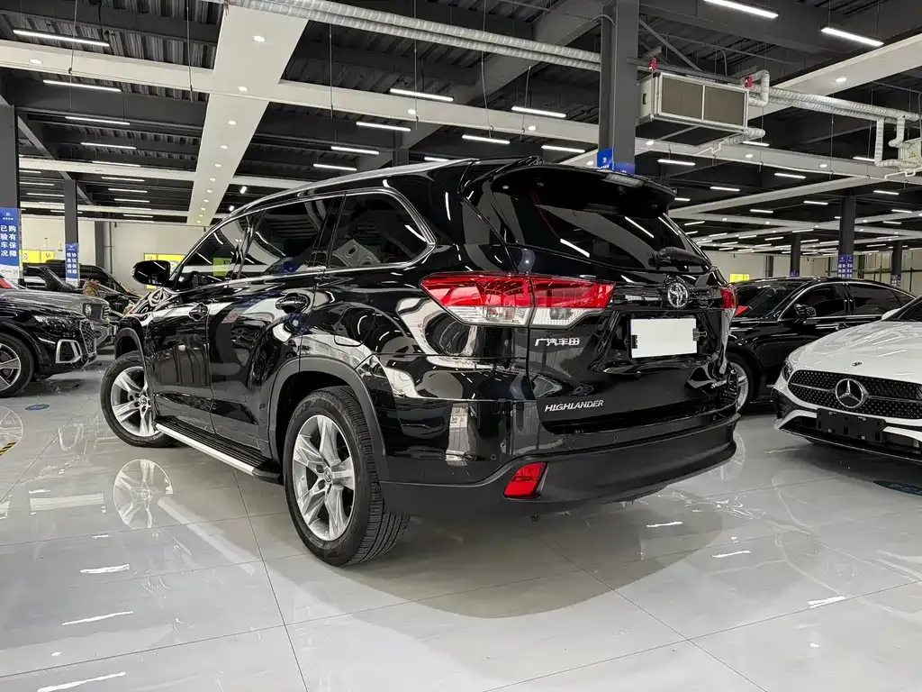 Toyota Highlander — фото 8
