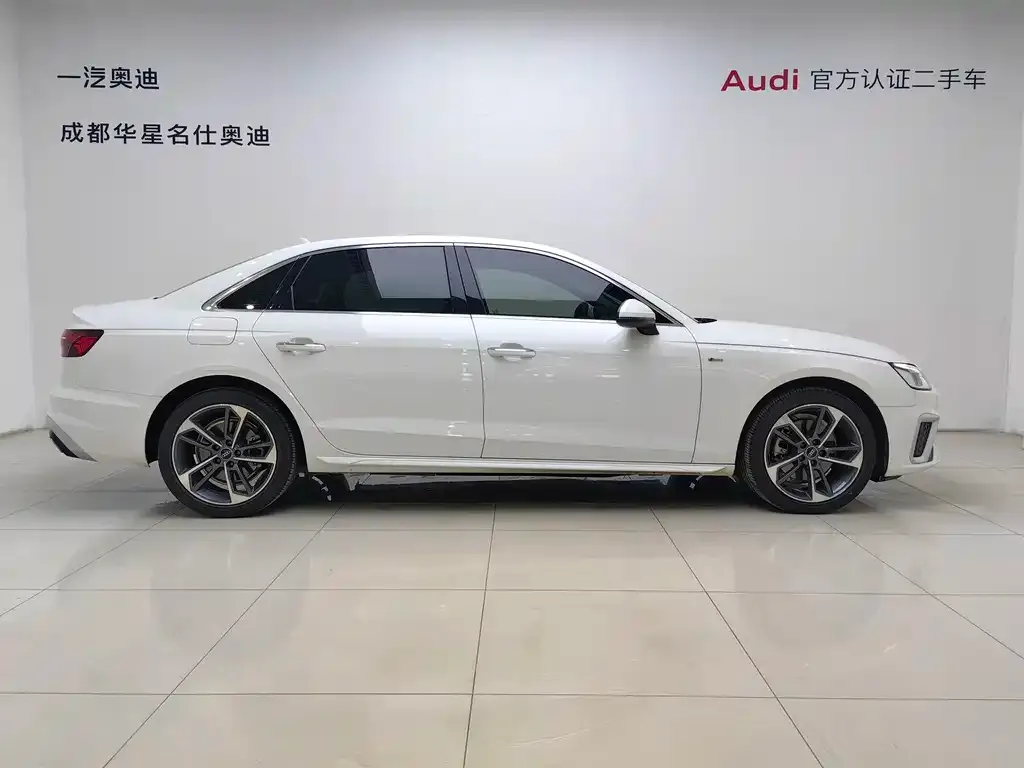 Audi A4L 2022 из CN, фото 8