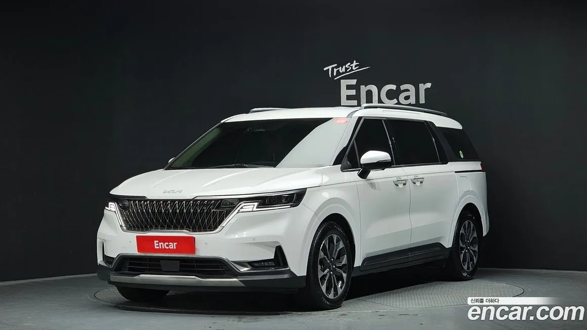 Kia Carnival — фото 1