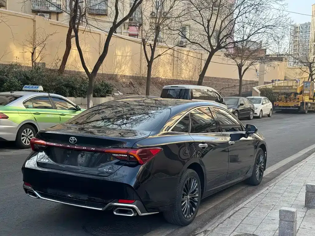 Toyota Avalon — фото 7