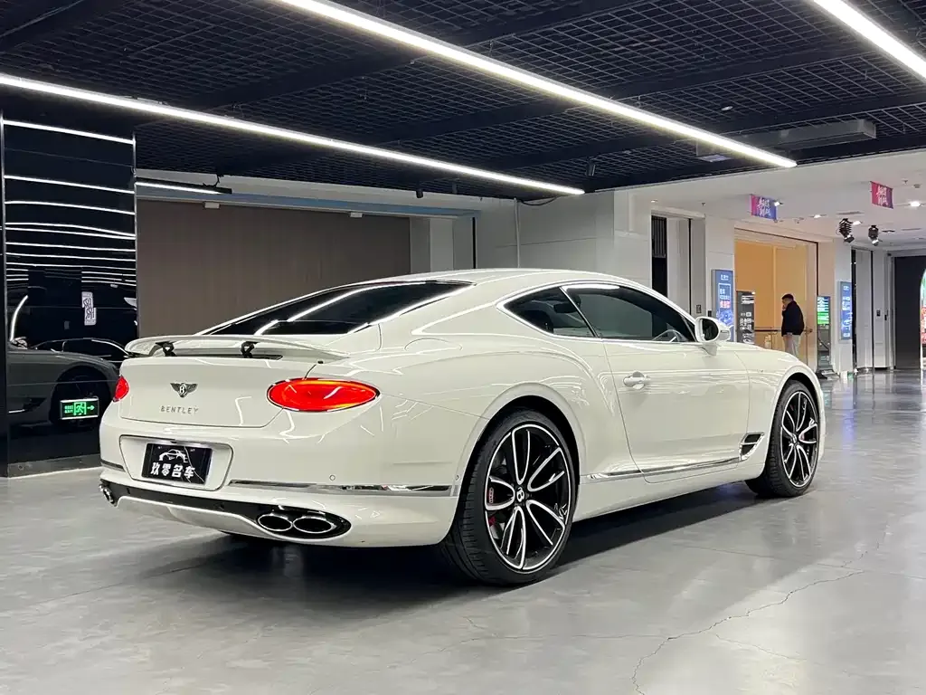 Bentley Continental 2021 из CN, фото 7