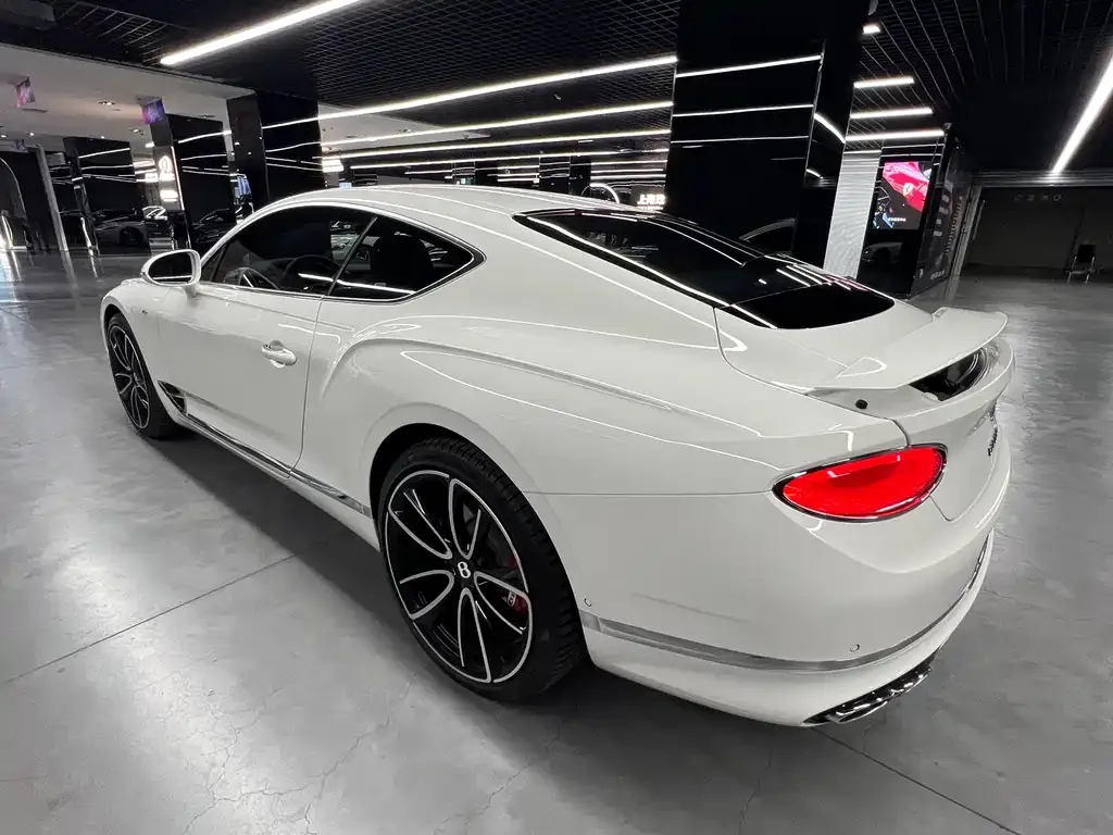 Bentley Continental 2021 из CN, фото 5