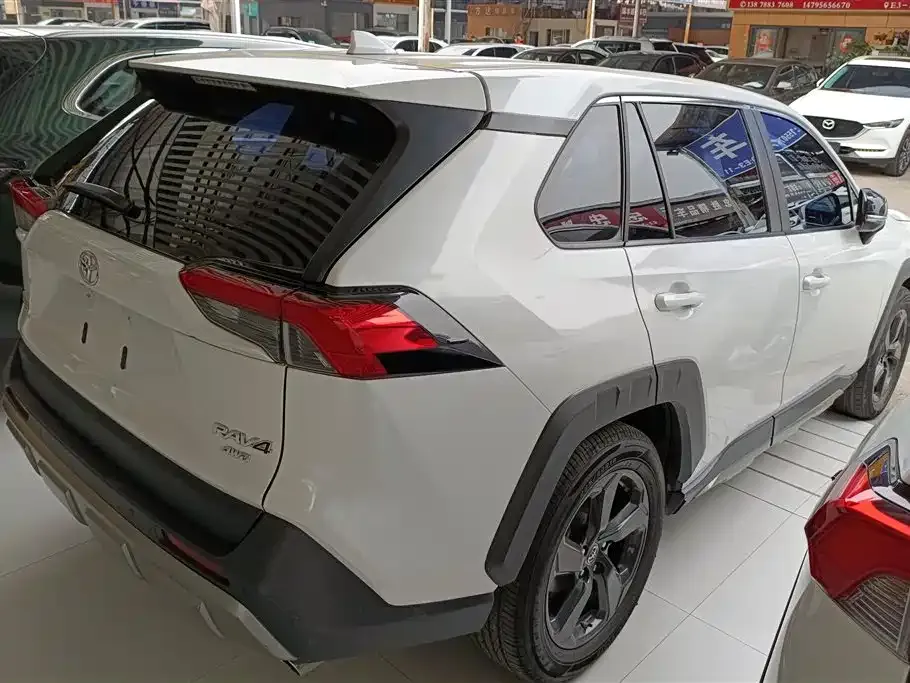 Toyota RAV4 2022 из CN, фото 4