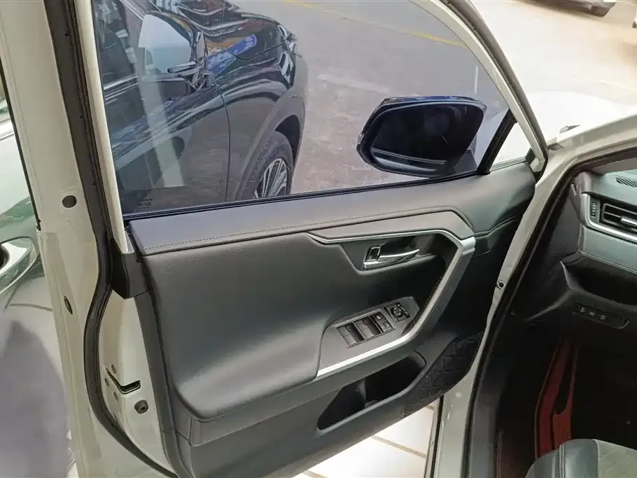 Toyota RAV4 2022 из CN, фото 3