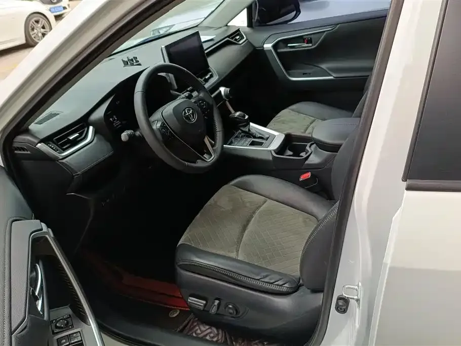 Toyota RAV4 2022 из CN, фото 5