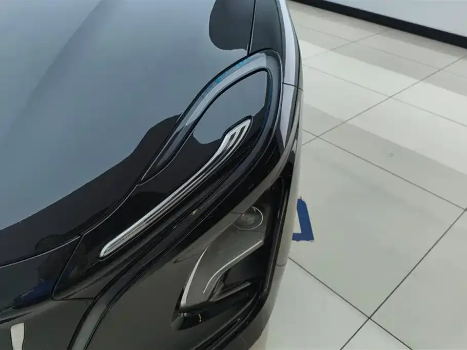 Hongqi E-QM5 2023 из CN, фото 2