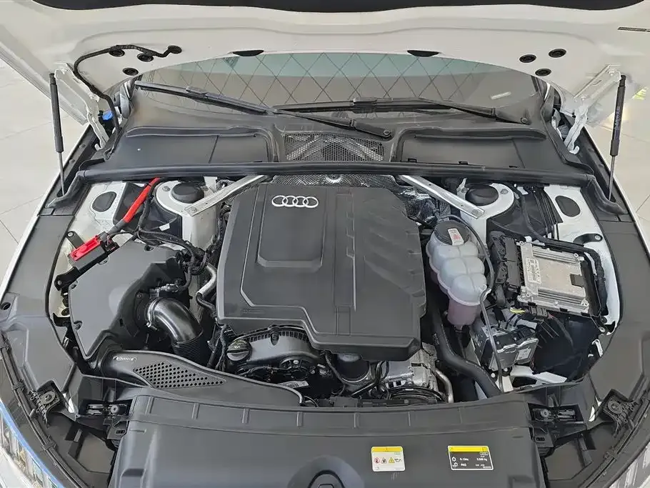 Audi A4L 2023 из CN, фото 10