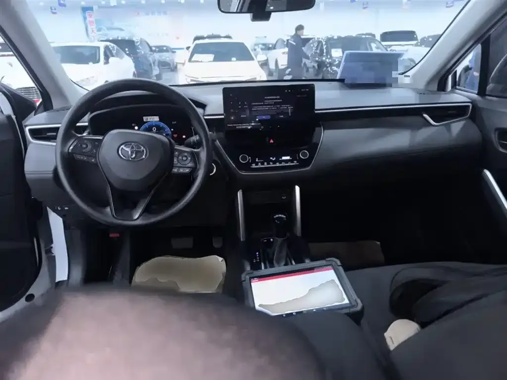 Toyota Corolla Cross 2024 из CN, фото 2