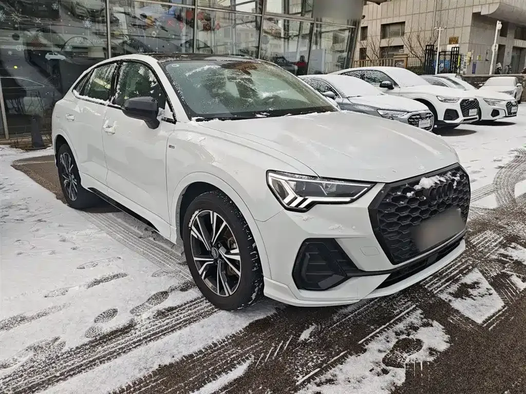 Audi Q3 Sportback 2023 из CN, фото 8