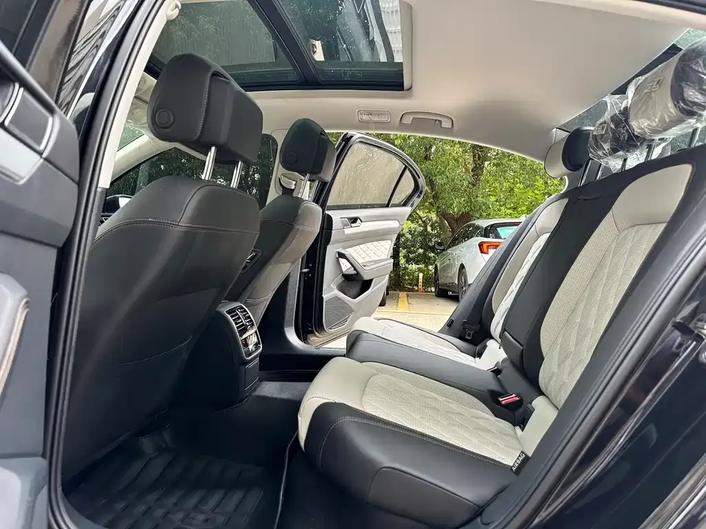Volkswagen Magotan 2023 из CN, фото 3