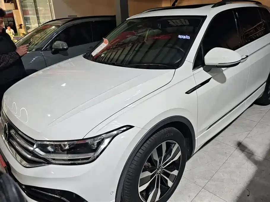 Volkswagen Tiguan L 2022 из CN, фото 1