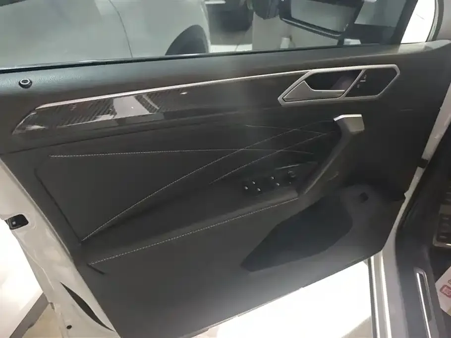 Volkswagen Tiguan L 2022 из CN, фото 5