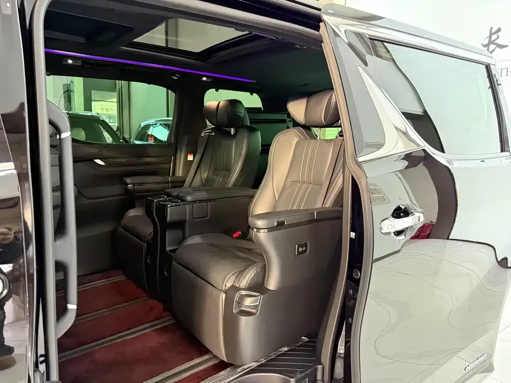 Lexus LM 2023 из CN, фото 2