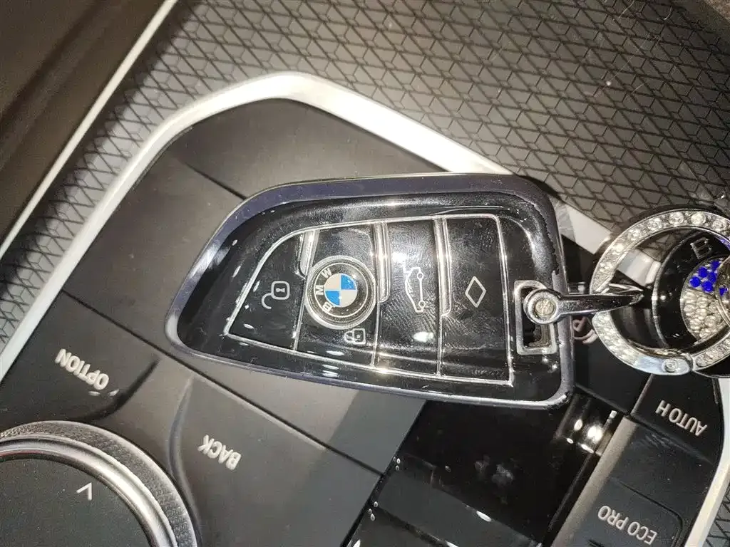 BMW 3 Series 2023 из CN, фото 8