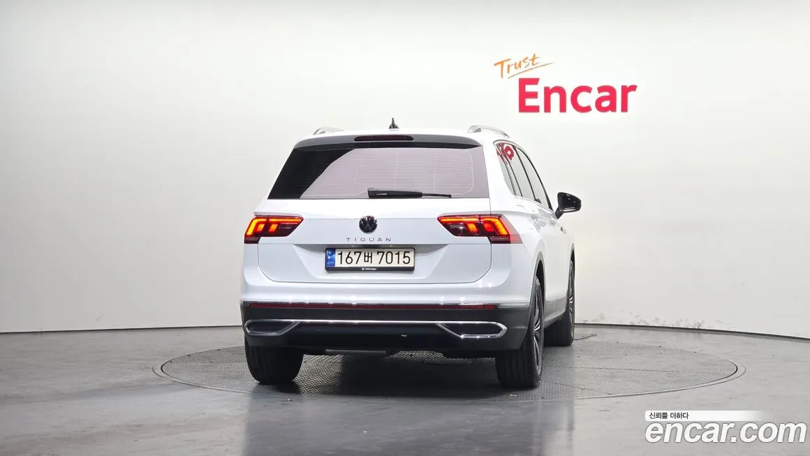Volkswagen Tiguan — фото 6