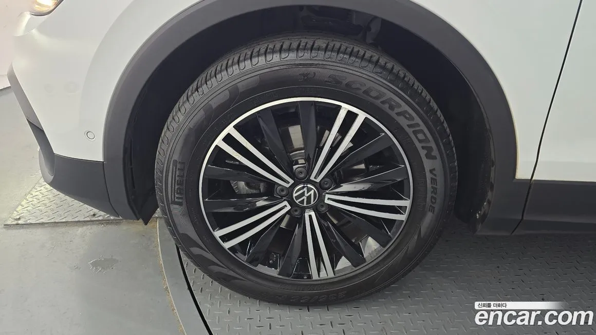 Volkswagen Tiguan — фото 4