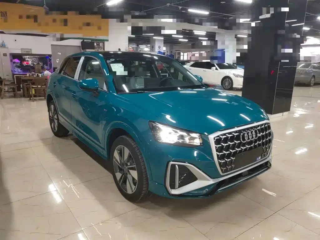 Audi Q2L 2025 из CN, фото 6