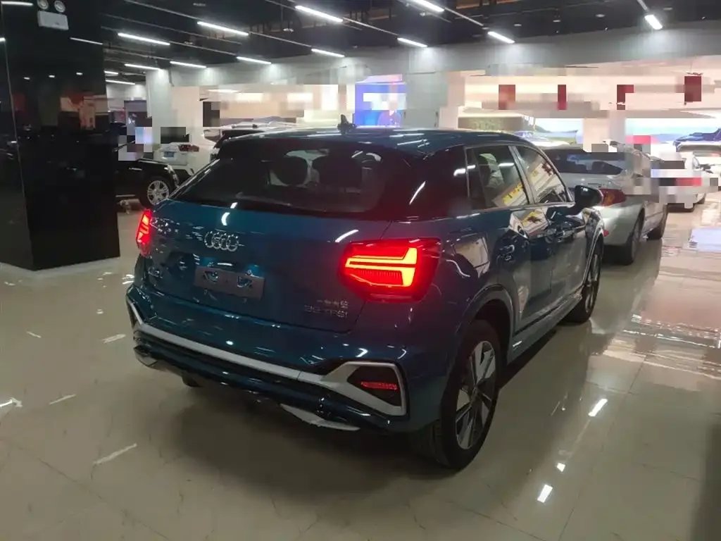Audi Q2L 2025 из CN, фото 5