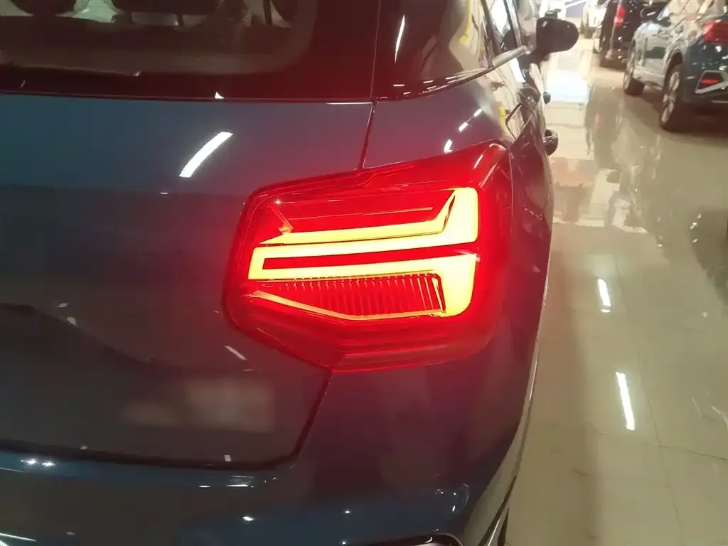 Audi Q2L 2025 из CN, фото 4