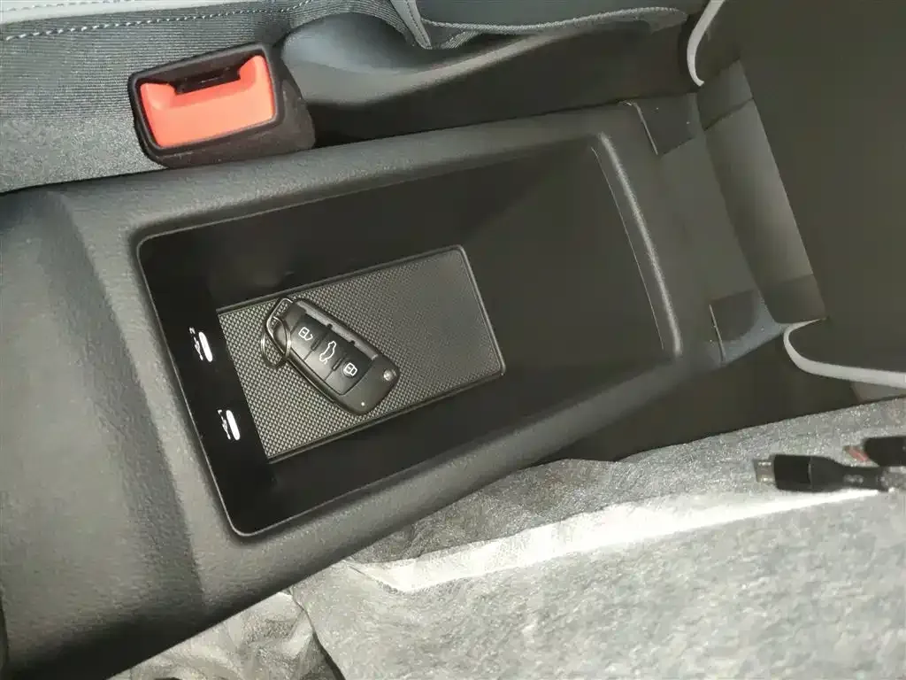 Audi Q2L 2025 из CN, фото 8