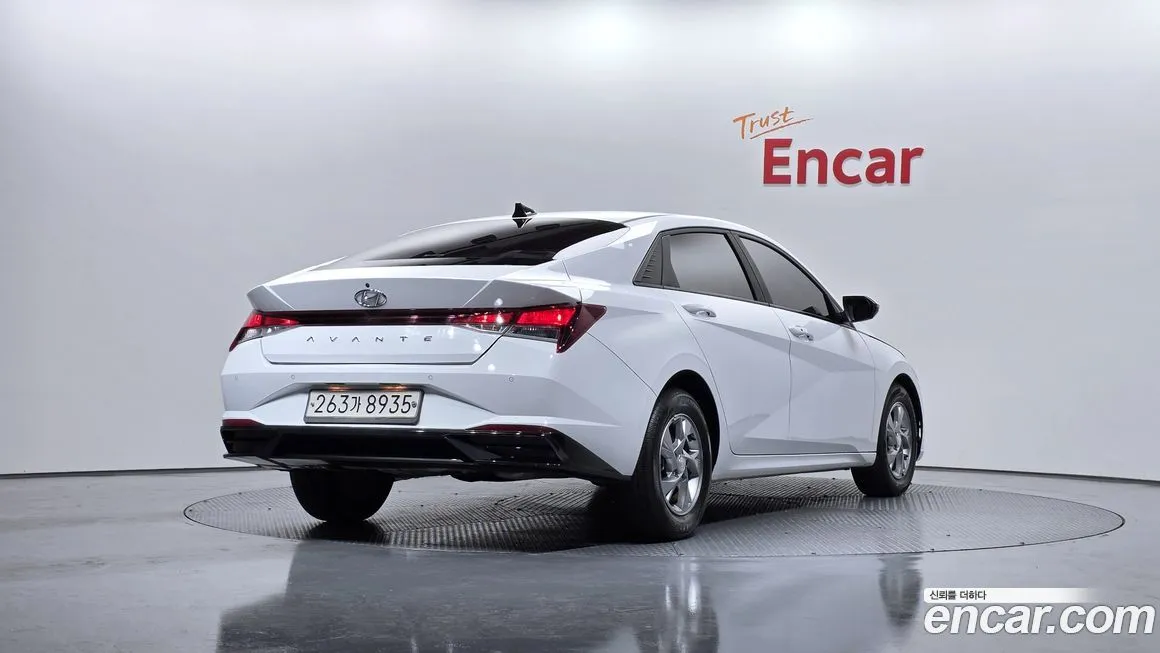 Hyundai AVANTE — фото 2