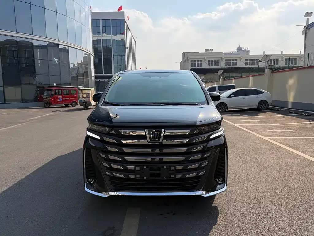 Toyota Vellfire 2024 из CN, фото 1