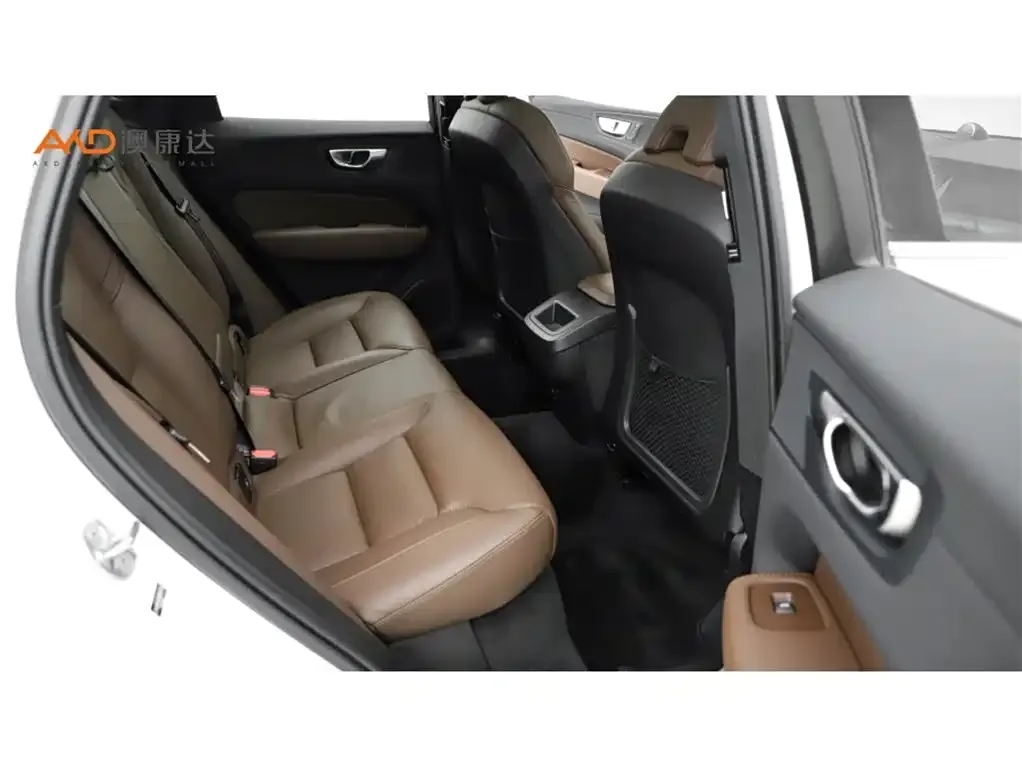 Volvo XC60 2024 из CN, фото 3