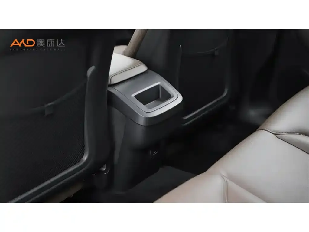 Volvo XC60 2024 из CN, фото 4