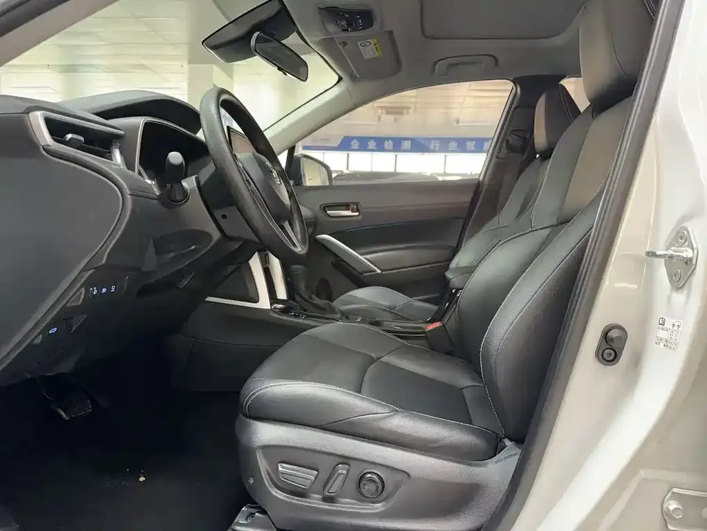 Toyota Frontlander 2022 из CN, фото 8