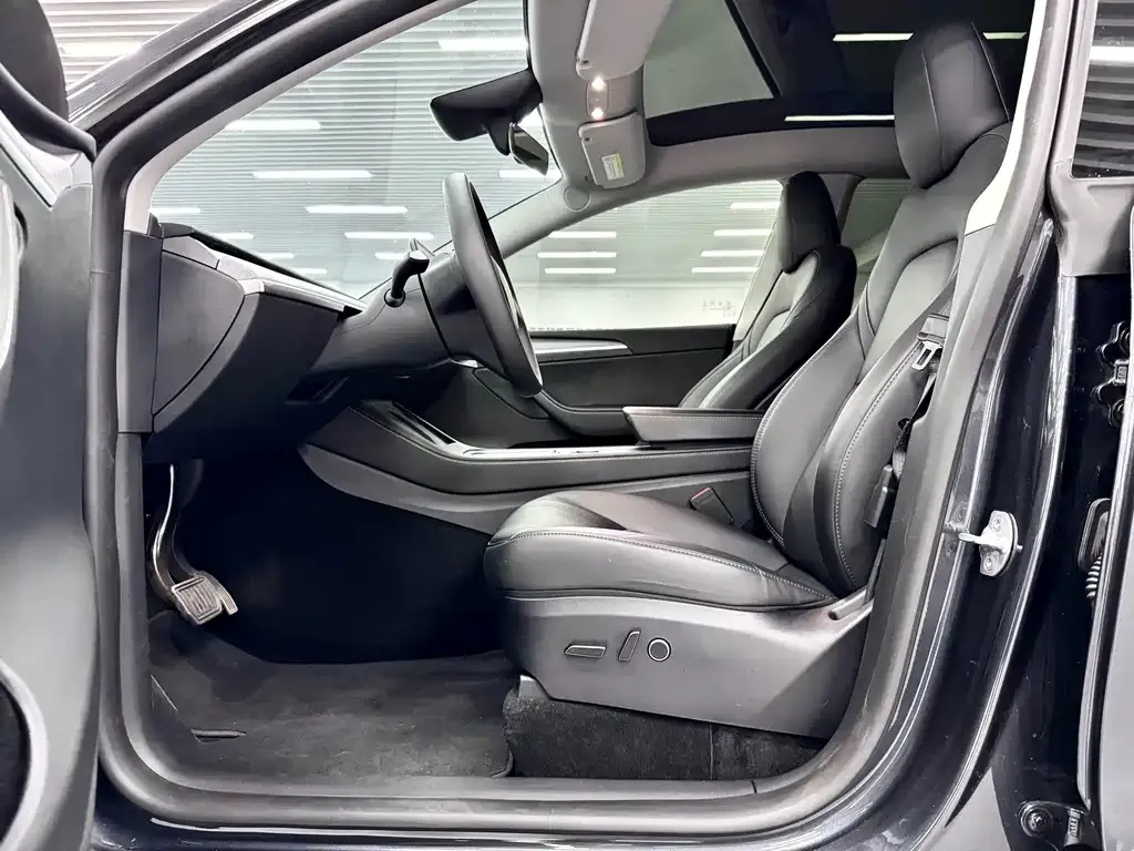 Tesla Model Y 2024 из CN, фото 7