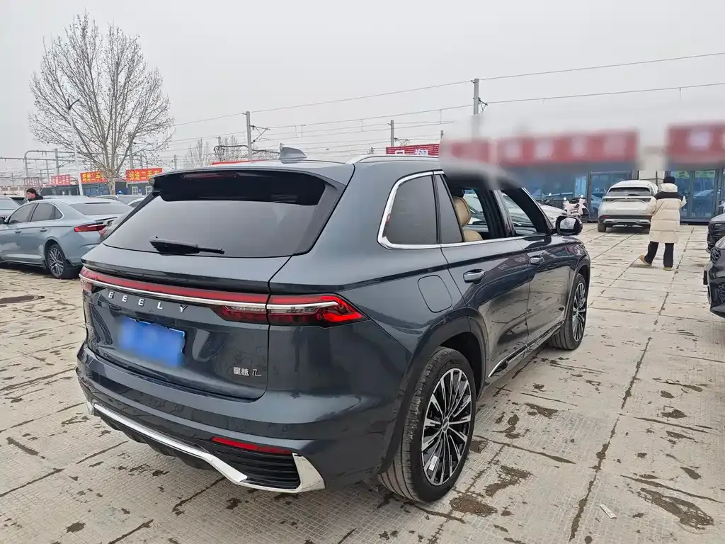 Geely Xingyue L — фото 10