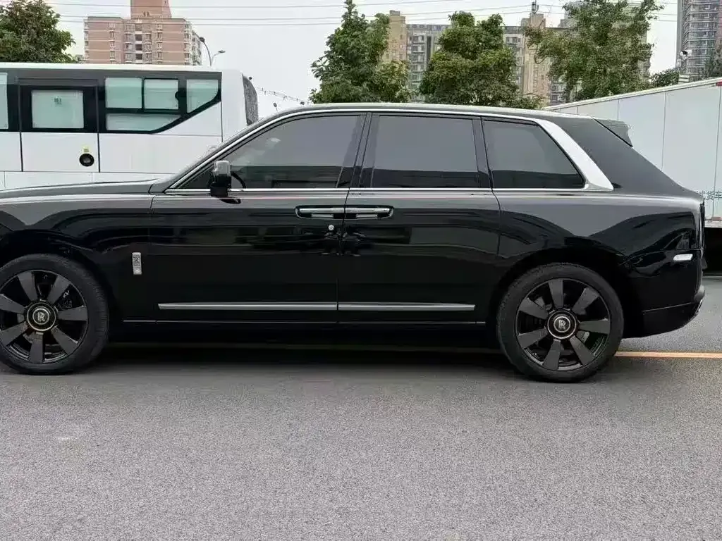 Rolls-Royce Cullinan 2023 из CN, фото 4
