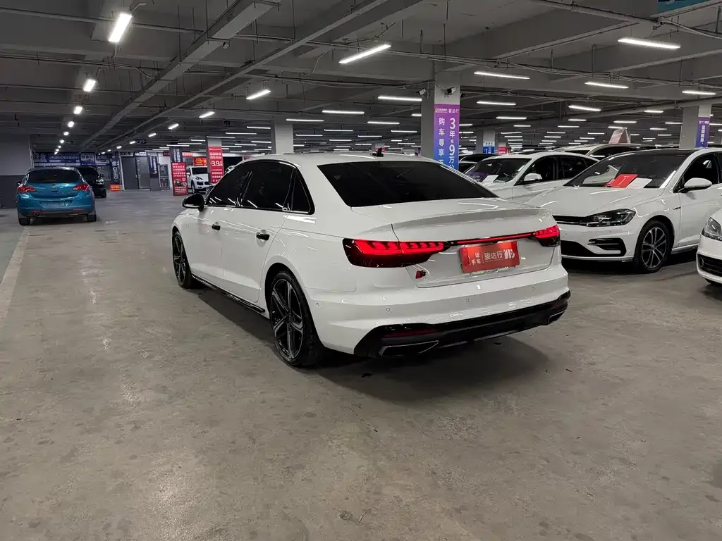 Audi A4L 2022 из CN, фото 4