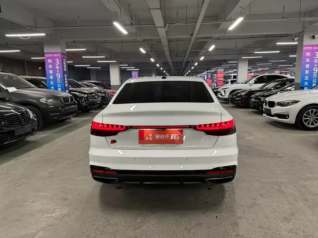 Audi A4L 2022 из CN, фото 9