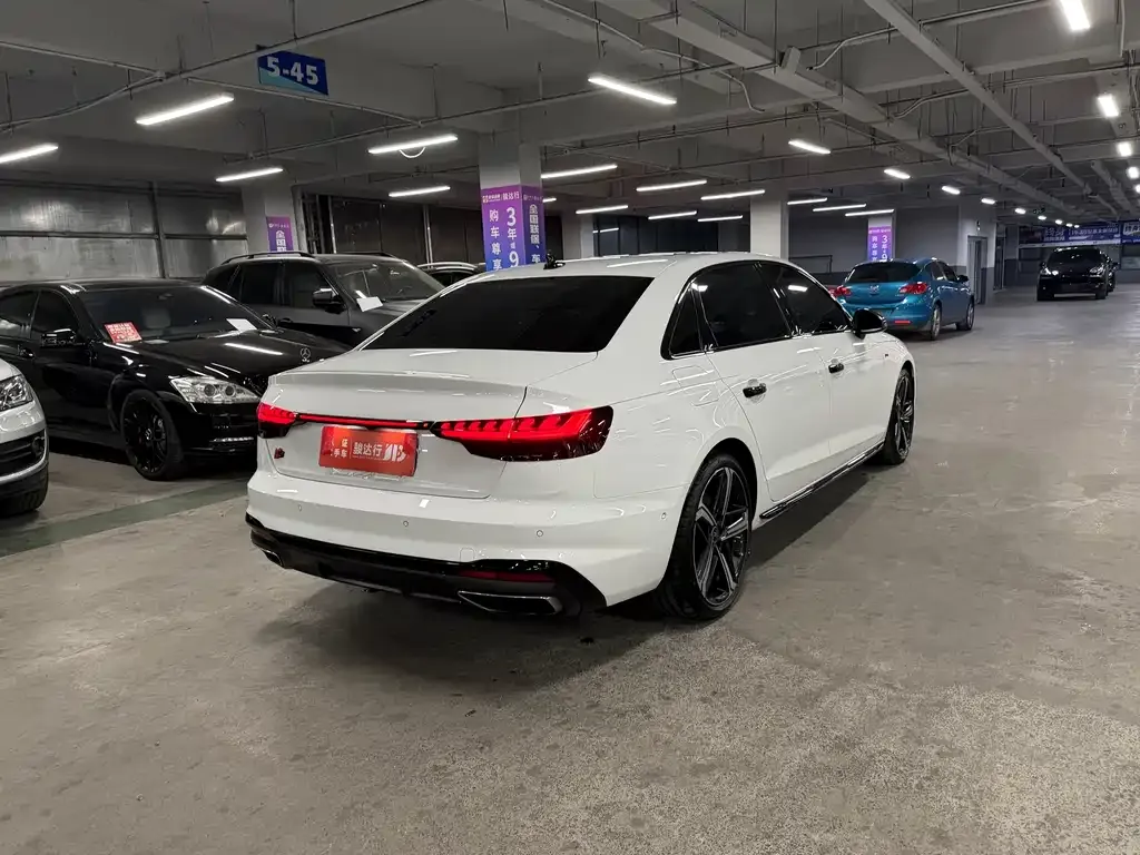 Audi A4L 2022 из CN, фото 10