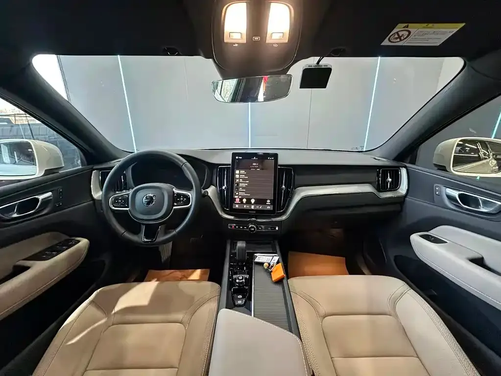 Volvo XC60 2025 из CN, фото 9