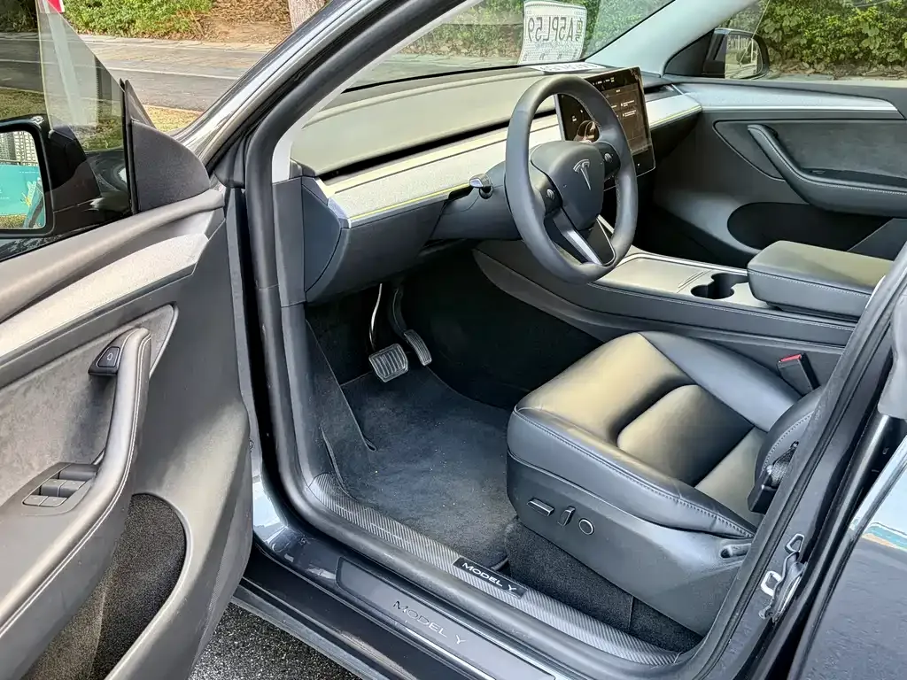 Tesla Model Y 2024 из CN, фото 5