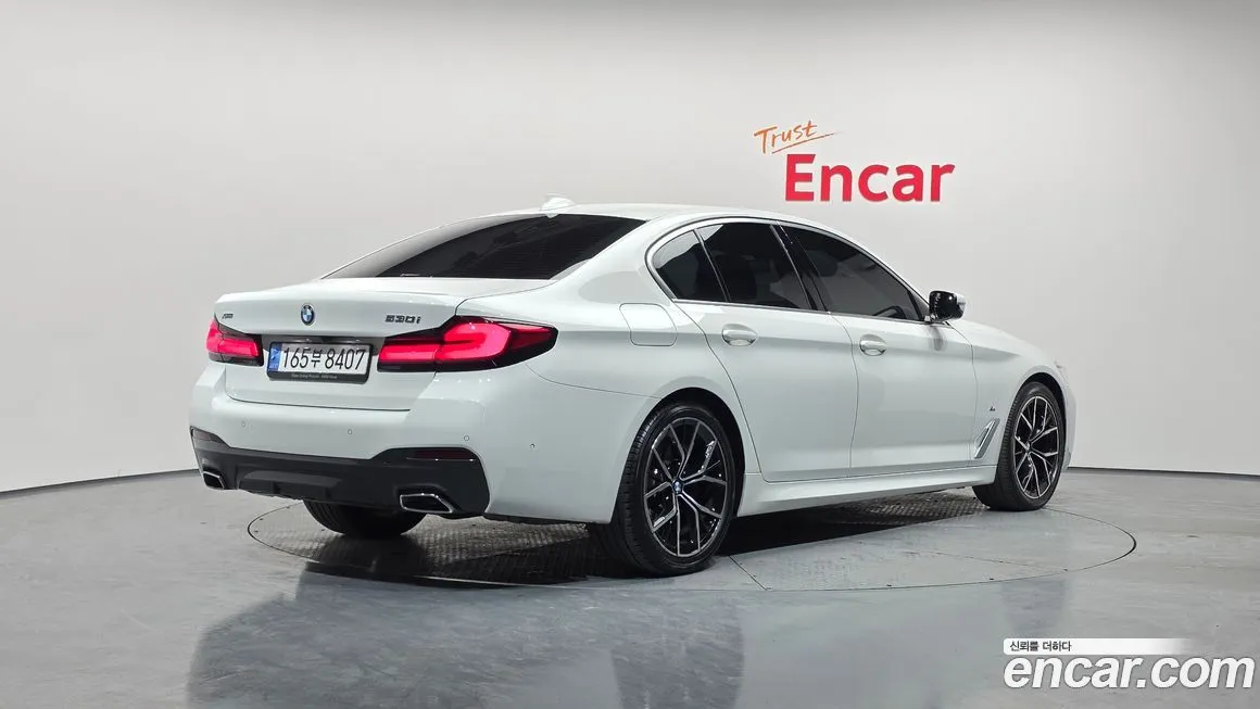 BMW 5-Series 2023 из KR, фото 8
