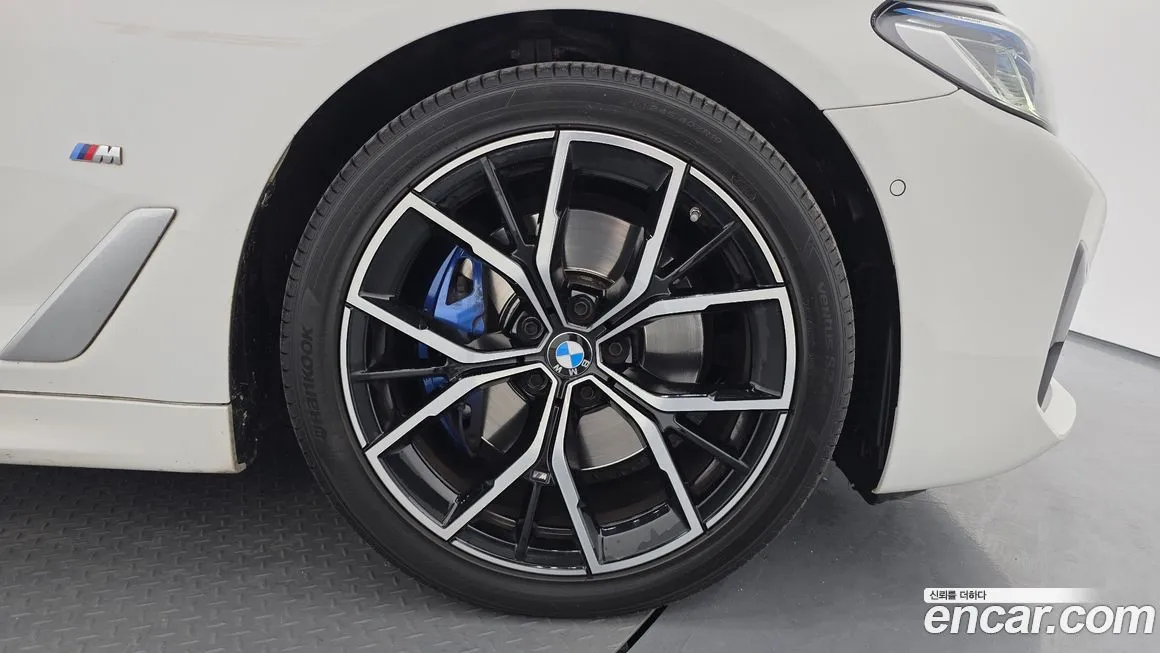 BMW 5-Series 2023 из KR, фото 2
