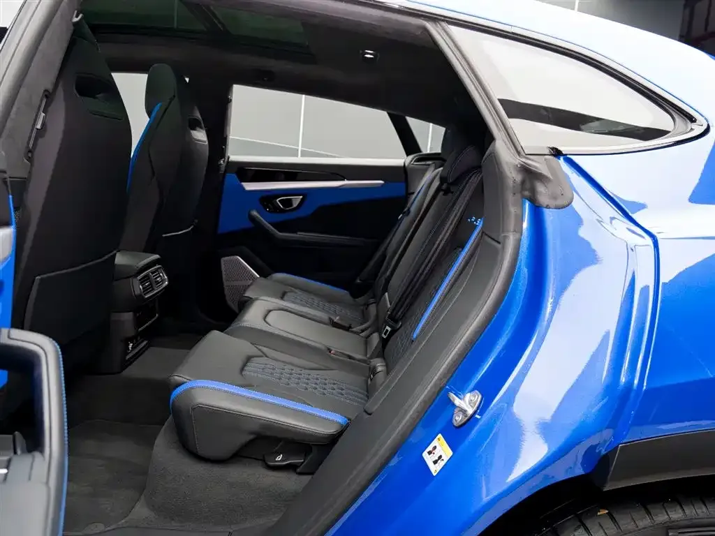 Lamborghini Urus — фото 9