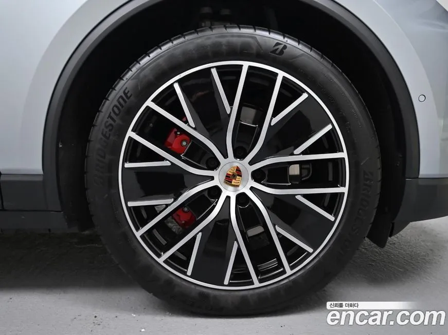 Porsche Macan 2025 из KR, фото 9