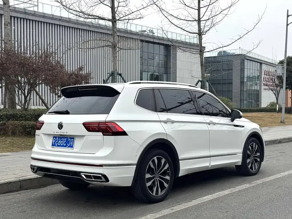 Volkswagen Tiguan L 2022 из CN, фото 8