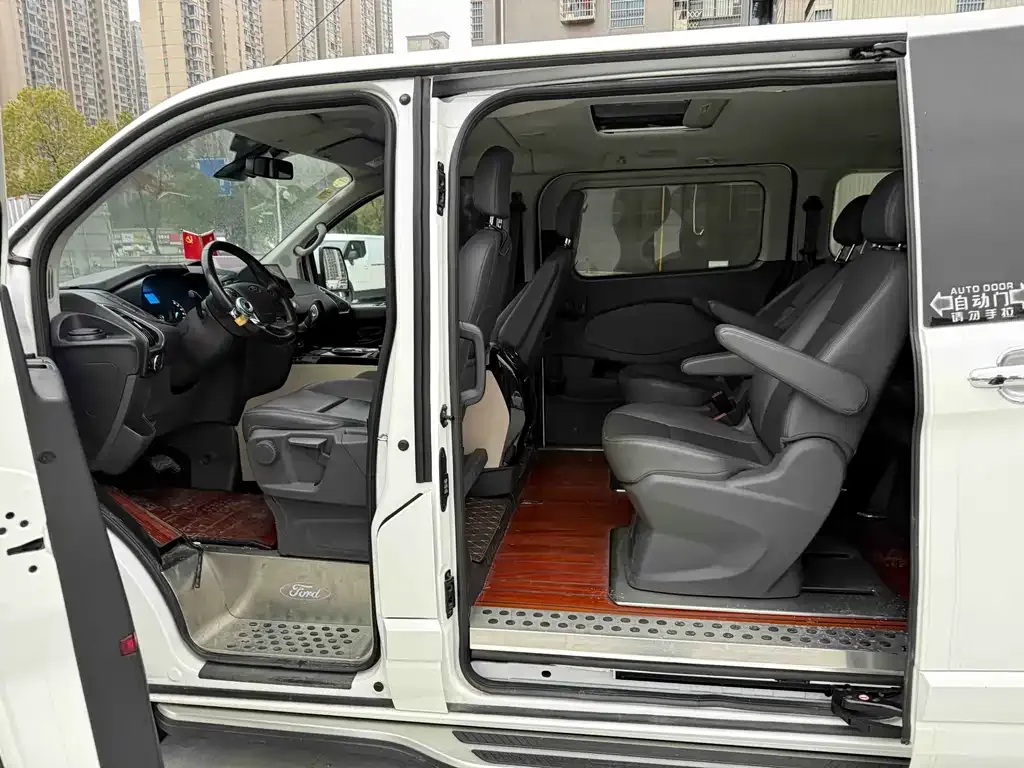 Ford Tourneo 2021 из CN, фото 9