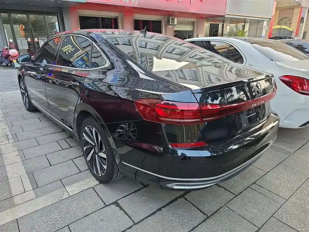 Volkswagen Passat — фото 10