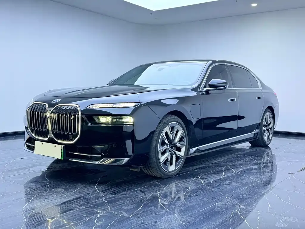BMW i7