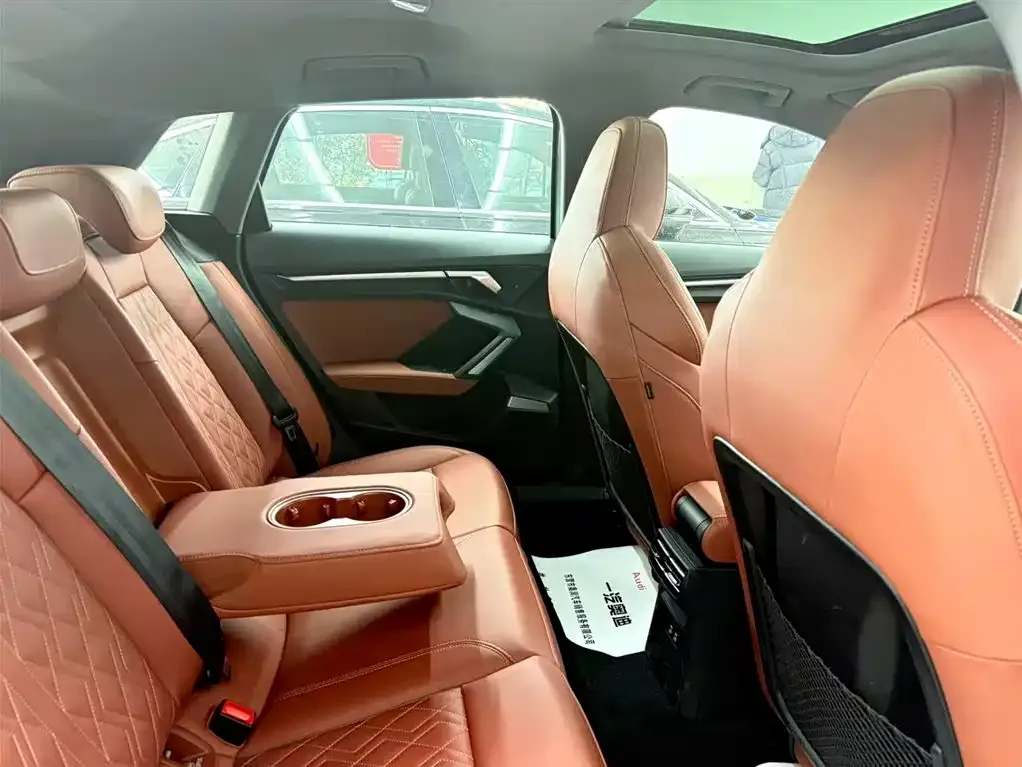 Audi A3 2024 из CN, фото 2