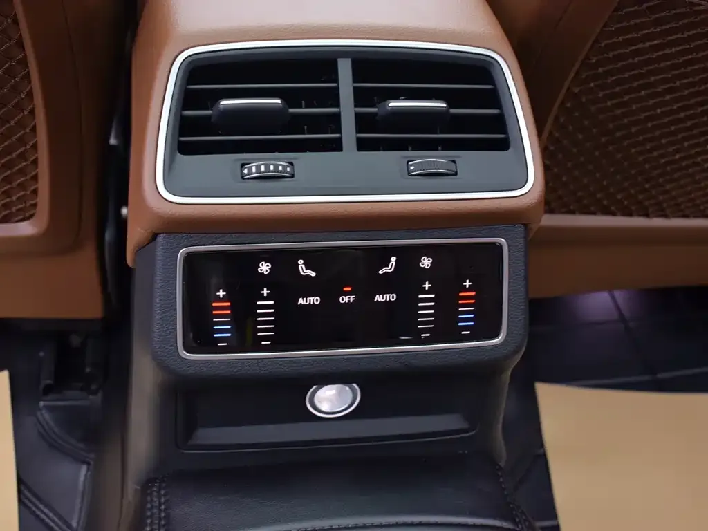 Audi A6L 2022 из CN, фото 10