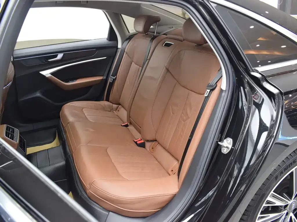 Audi A6L 2022 из CN, фото 4