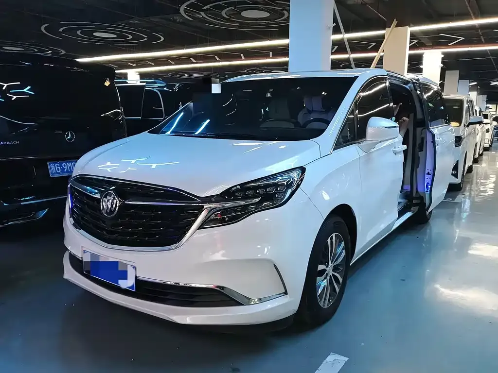 Buick GL8 2021 из CN, фото 1