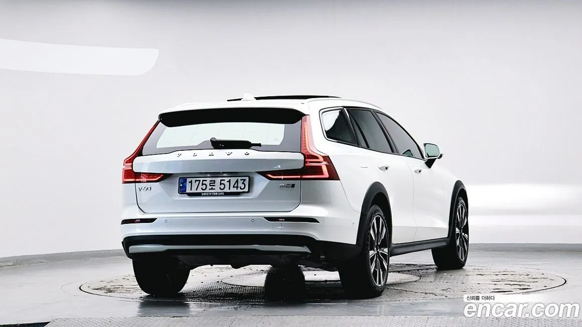 Volvo V60 2023 из KR, фото 4